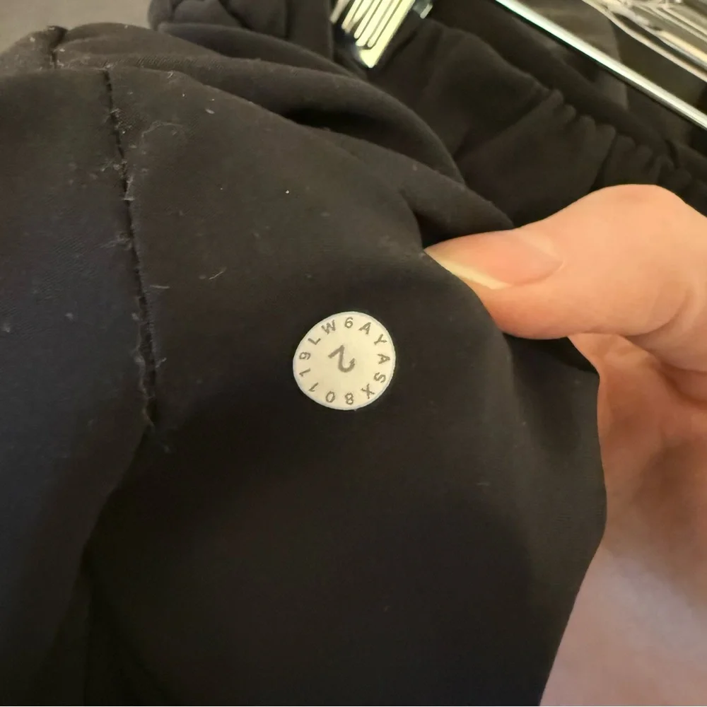 Lululemon Noir Crop Black Size 2